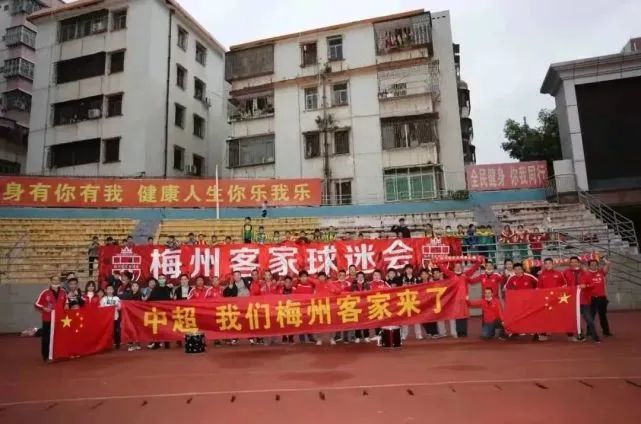 甚至一比一搭建了天文馆来拍摄实景爆破戏